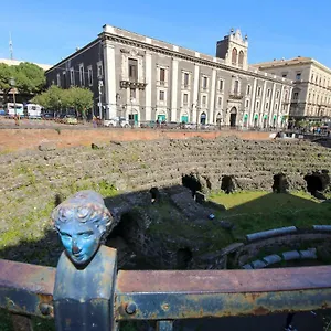 sicily-wonderful-piazza-stesicoro.taorminaitalyhotels.com/
